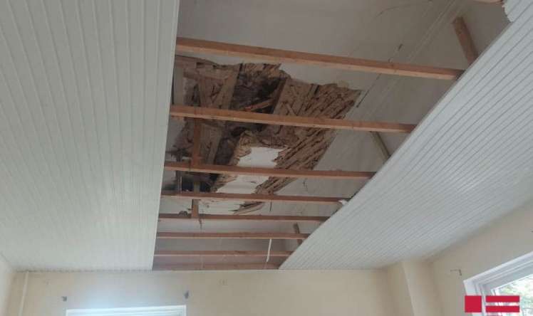 Gəncədə poliklinikanın tavanı çökdü:   Yenilənib-FOTO