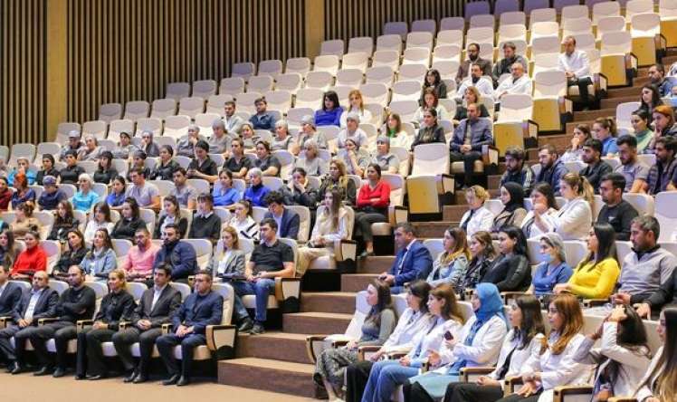 "Yeni klinikada" gənc həkimlərlə görüş keçirildi 