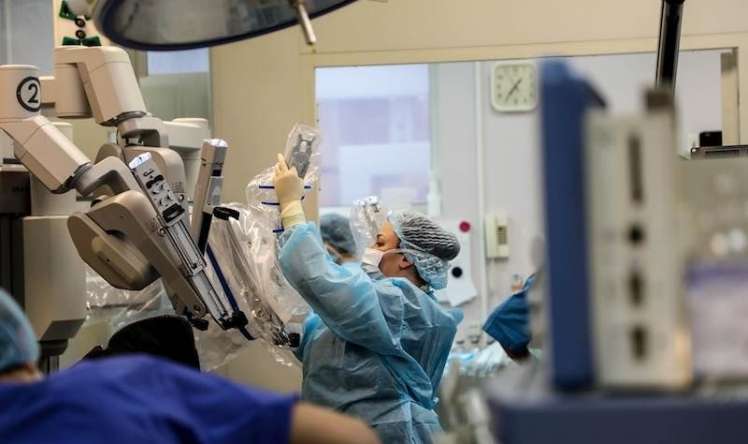 Dünyada ilk:  robot ağciyər transplantasiyası etdi 