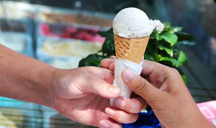 Çoxlu dondurma yeməyin acı nəticələri - Ürək dayana bilər