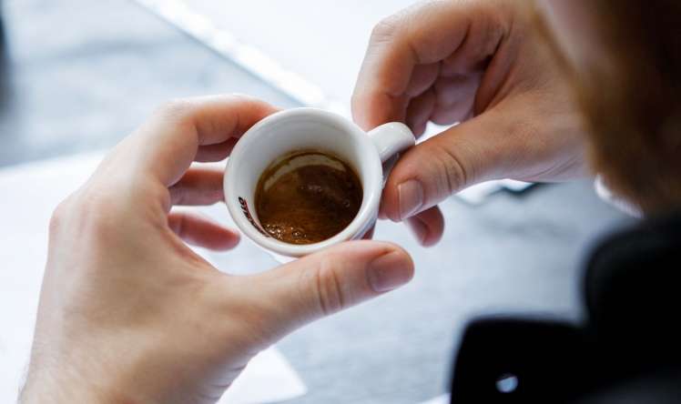 Bir fincan espresso beyin xəstəliyi    riskini azaldır