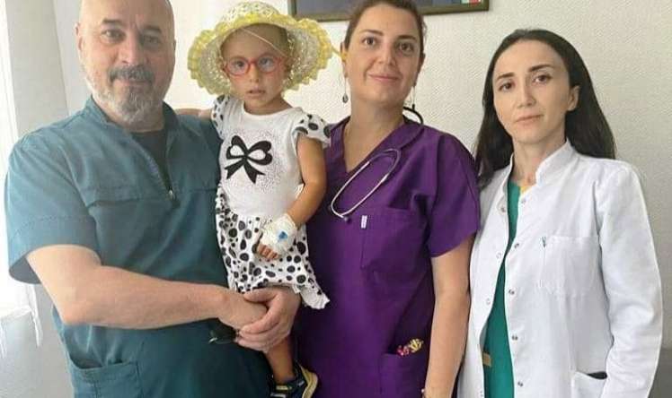 Bakıda sinəsinə iynə batan uşaq    əməliyyat olundu