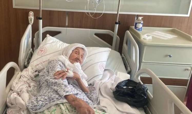 110 yaşlı qadın uğurla əməliyyat olundu 
