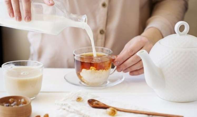 Çayı südlə içməyin faydaları 