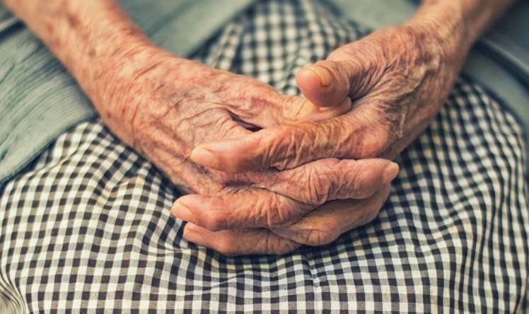 104 yaşlı qadın uzun ömürlülük sirrini     açıqladı