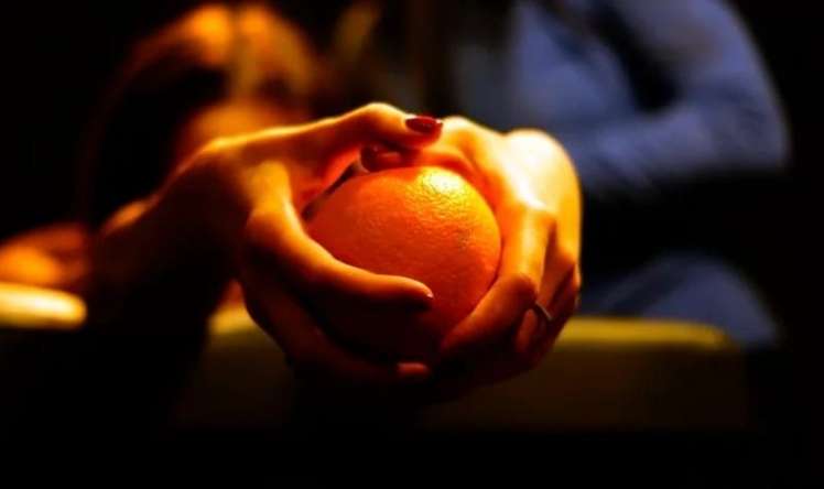 Seksoloqdan Yeni il gecəsi üçün    “mandarin masajı” 