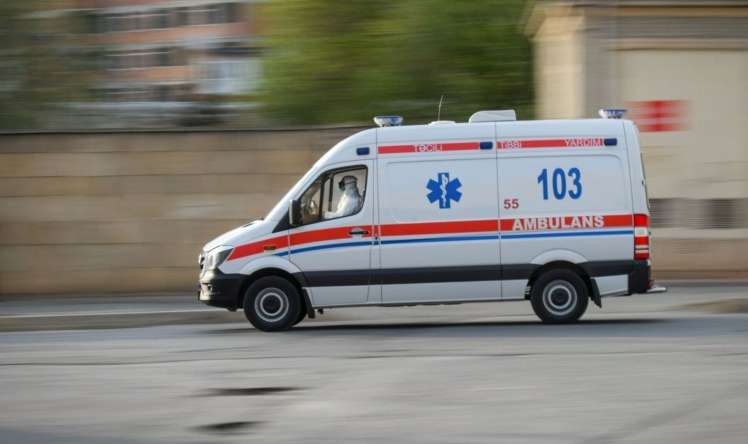 Bakıda hamilə ambulansda doğuş etdi 