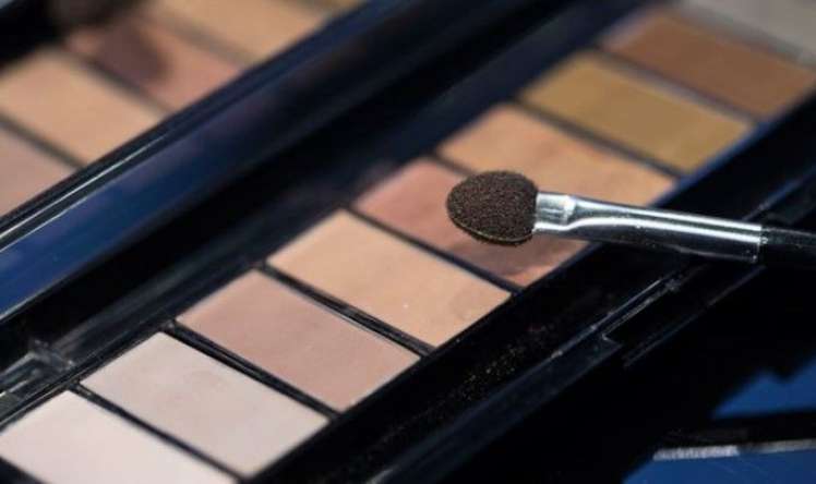ÜST-dən kosmetik məhsullarla bağlı  XƏBƏRDARLIQ