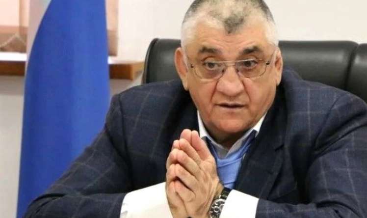 Keçmiş nazir intihara cəhd etdi 