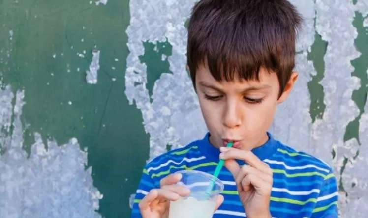 Uşaqların sevimlisi olan bu içkilərdə təhlükəli maddələr var –  DİQQƏT!