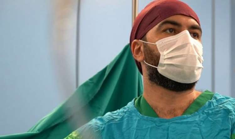 Əməliyyat zamanı “TikTok”da canlı açan cərrah nazirliyə çağırıldı -  VİDEO