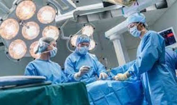 Xəstənin bağırsağından    22 şiş çıxarıldı