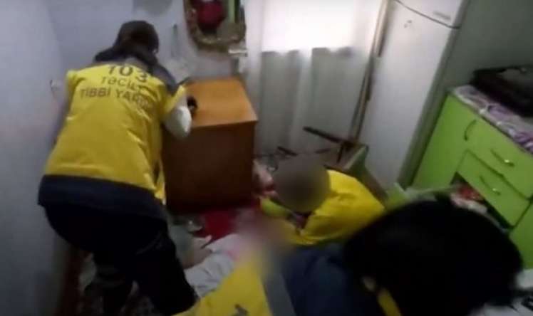 29 yaşlı kişi evində huşsuz tapıldı -  VİDEO