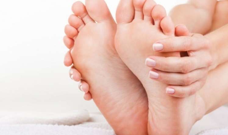 Ayaq qoxusuna qarşı   8 təsirli üsul