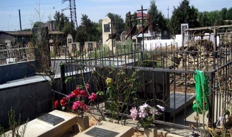 Atasının məzarı üstündə ağır vəziyyətdə tapıldı 