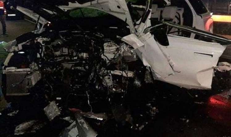 Avtomobil idman zalına çırpıldı -  25 yaşlı sürücü öldü