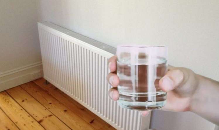 Radiatorun üstünə 1  stəkan su qoyun,  səhərə qədər rahat yatın... 