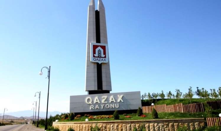 Qazaxda maskalı şəxs evə basqın etdi -  Yaralananlar var