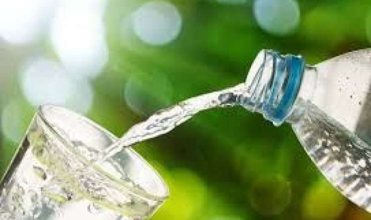 Kimlərə yayda mineral su olmaz? 