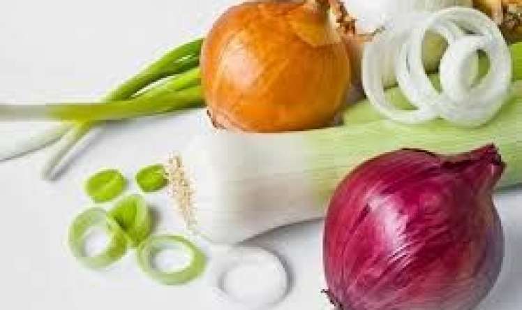 Qanda şəkəri soğanla salmaq olar 