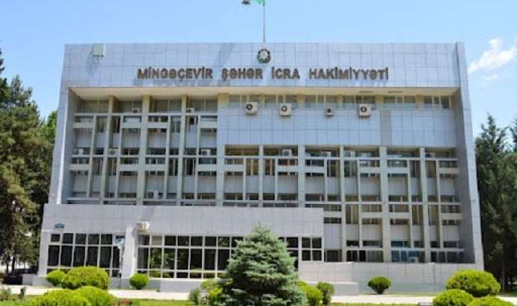 Mingəçevir İcra Hakimiyyəti binasından   fəhlə düşüb öldü