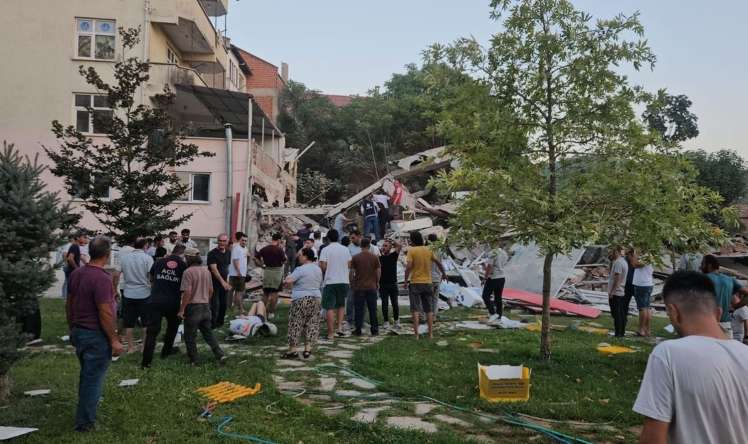 Türkiyədəki zəlzələdə  1 nəfər ölüb