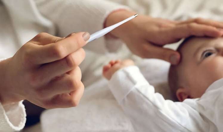 Yayda uşağın qızdırmasını necə düşürmək olar? -  Pediatrdan məsləhətlər - VİDEO