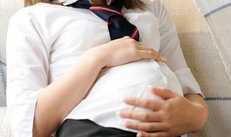 18 yaşına çatmayan qadınlar tərəfindən doğulan uşaqların sayı azalıb 