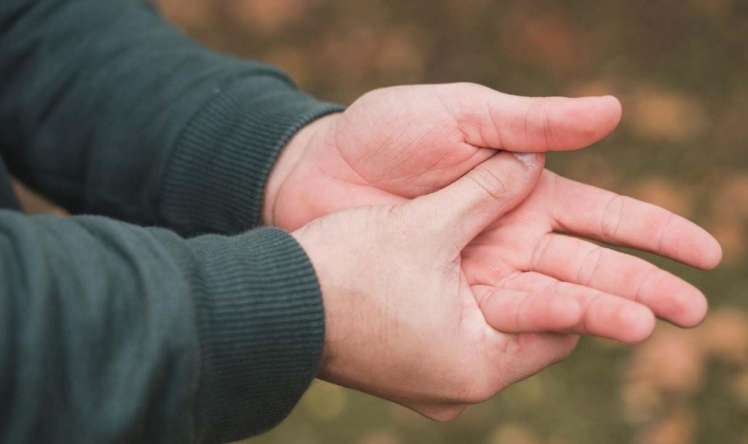 Ovucların tərləməsi hansı xəstəliklərdən xəbər verir? -  