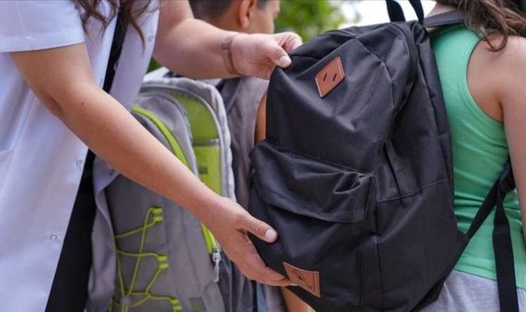 Pediatrdan məktəb çantaları ilə bağlı xəbərdarlıq -  Qamət pozğunluğunun səbəbi...