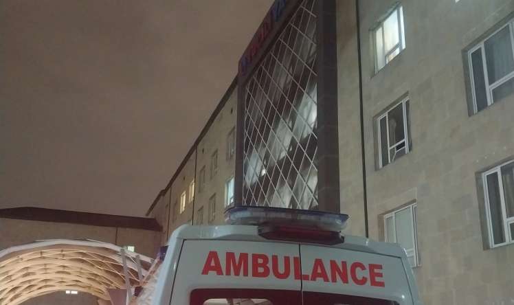 Ağır xəstə ambulansda gəzdirildi, yer tapılmadı -  TƏBİB-dən daha bir şikayət