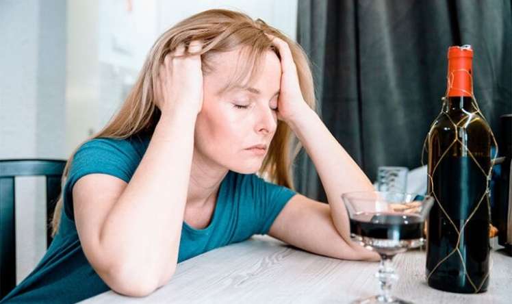  Qadın alkoqolizminin əlamətləri  – DİQQƏT!