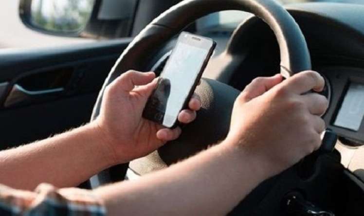 Sükan arxasında telefon işlədənlərə xəbərdarlıq 