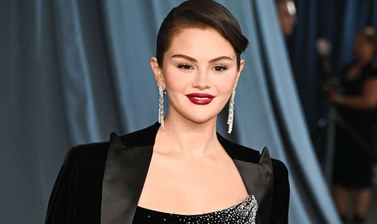 Selena estetik qurbanı oldu -  Tanınmaz hala düşdü-FOTO