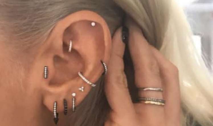 Dəb, yoxsa sağlamlıq? - Pirsinqlərin yaratdığı təhlükə -  Həkimdən xəbərdarlıq