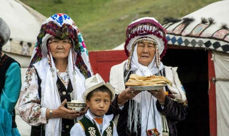 Dünyanın ən rahat və xoşbəxt insanları qırğızlar   seçildi