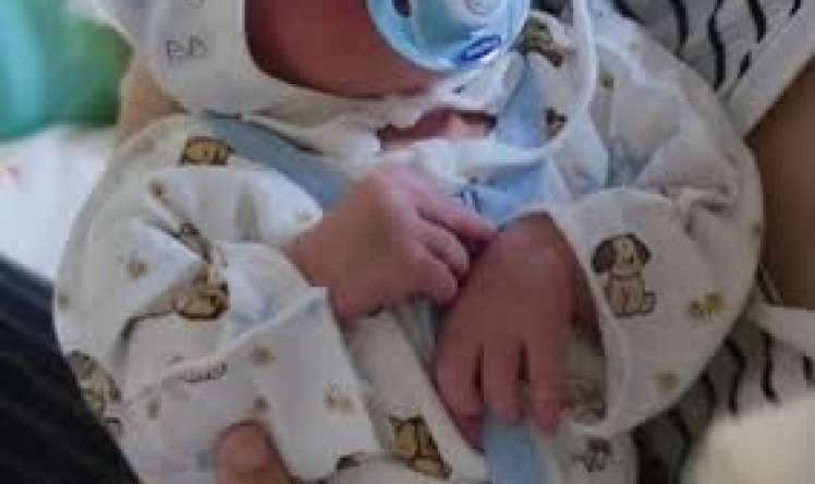 16 yaşında ana olan qız sevgilisinə qoşulub qaçdı 