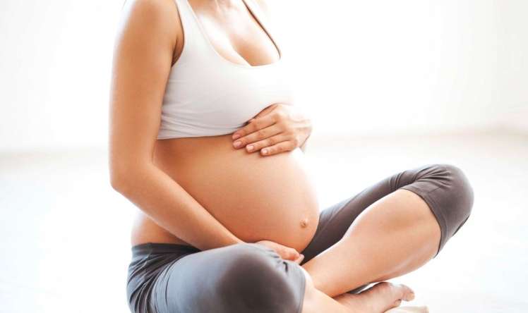  Ana bətnində döl çox hərəkət edirsə qorxuludurmu? -  Həkimdən cavab