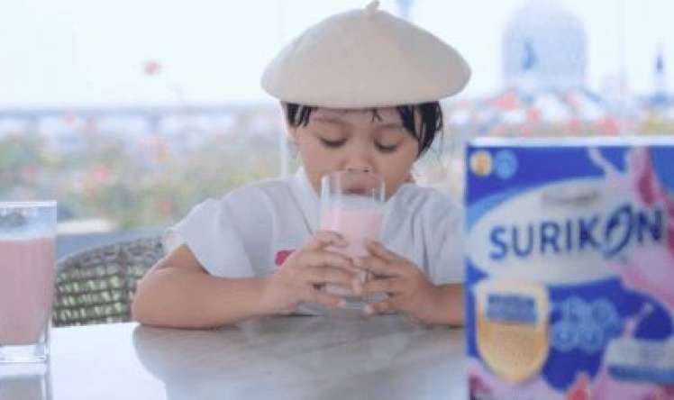 Məktəbdə uşaqlara inək südü əvəzinə  "balıq südü"  verilir