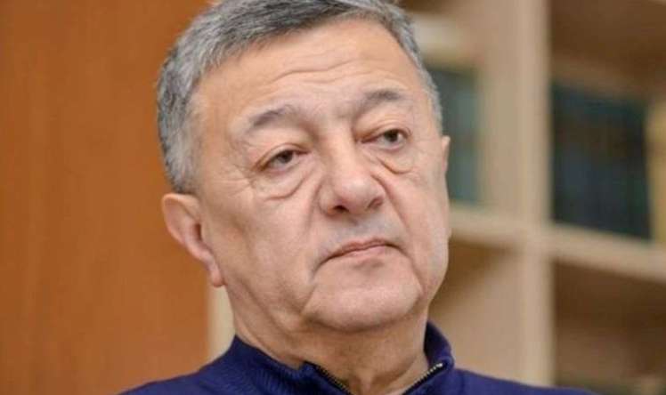 "Özündən muğayat olmayıb” –  Elçin Şıxlı müavininin ölümündən yazdı