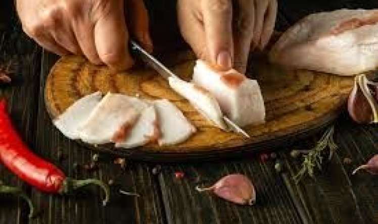 Payızda yağlı yeməkləri artırın  – Həkim