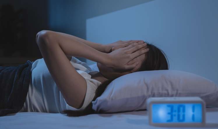 Gecələr fikirdən niyə yata bilmirik  – Beynin oyunu, yoxsa…?