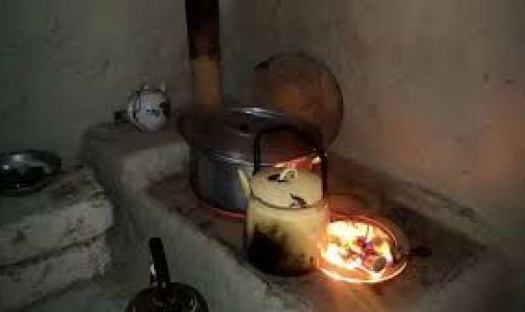 Tənha qadın sobanı bağlamaq istəyəndə  boğulub 