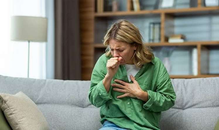 Öskürərkən qabırğalarınızı sındıra bilərsiniz -  Həkimdən xəbərdarlıq