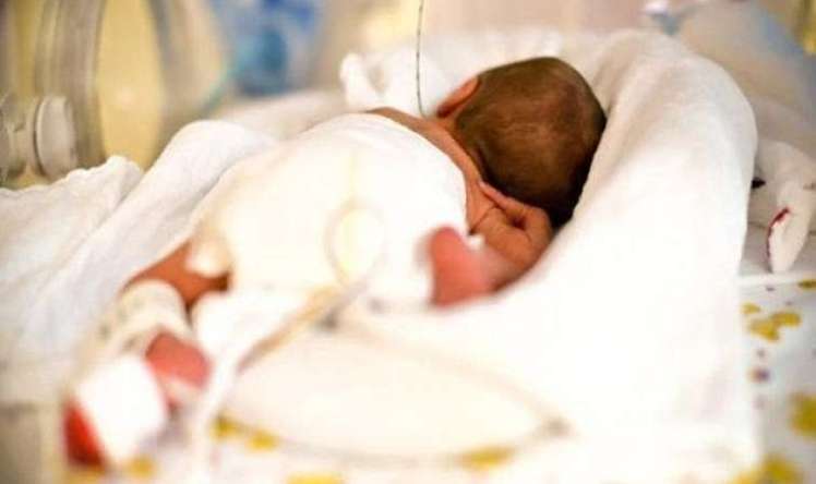 Sumqayıtda  7 aylıq körpə qızdırmadan öldü