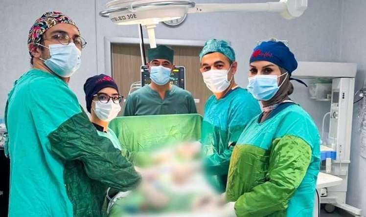 5 günlük körpə üzərində yüksək riskli əməliyyat uğurla icra edildi -  FOTO