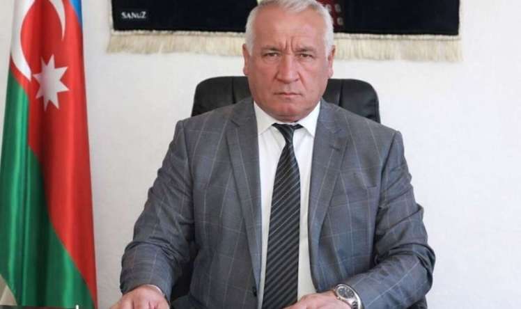 Liseyin həbsdə olan direktoru öldü  