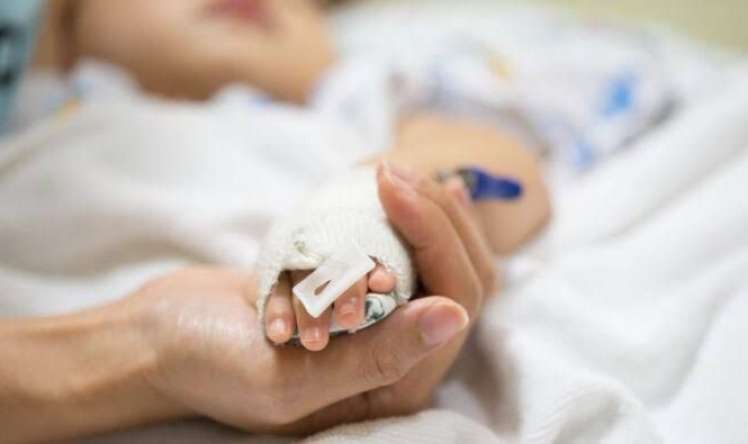 Mingəçevirdə həkimdən dəhşət -  10 aylıq körpəni ölümlə üz-üzə qoydu - Şikayət