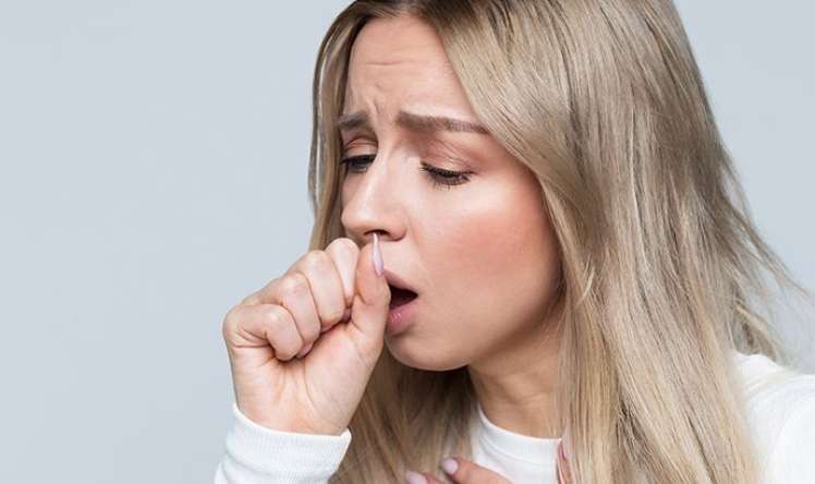 Öskürəyi azaldan qidalar -  Dərmansız həll