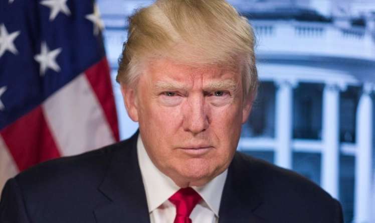  Donald Tramp necə yatır? 